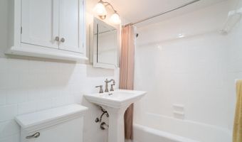 1210 N TAFT St 504, Arlington, VA 22201