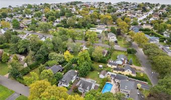 68 Prospect St, Amityville, NY 11701