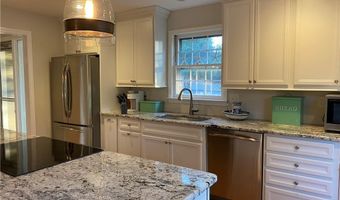 101 Legend Hill Rd 101, Madison, CT 06443