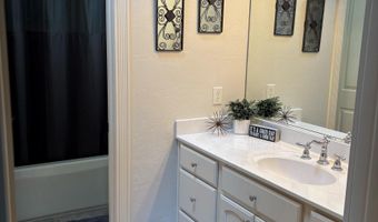 1401 Glasier Dr, Carlsbad, NM 88220