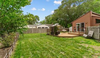 68 Everglade Ave, Warwick, RI 02886