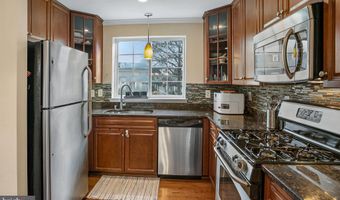 4193 S FOUR MILE RUN Dr 202, Arlington, VA 22204