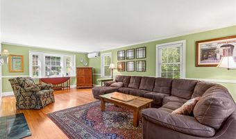 340 Newman Ave, East Providence, RI 02916