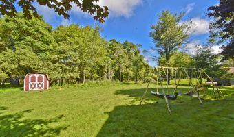 37 Lakeview Dr, Albrightsville, PA 18210