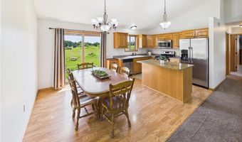 985 Waters Edge Cir, Avon, MN 56310