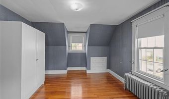 157 Schuyler St, East Providence, RI 02914