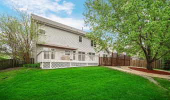 1940 Waverly Ln, Algonquin, IL 60102