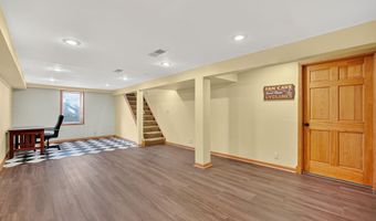 425 15th St, Ames, IA 50010