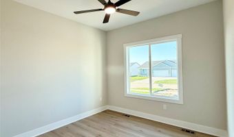 1946 Tuscany Dr SE, Altoona, IA 50009