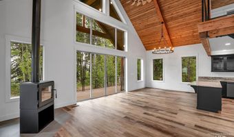 1 Caribou Pkwy, Cascade, ID 83611