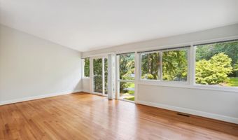 8206 STONE TRAIL Dr, Bethesda, MD 20817