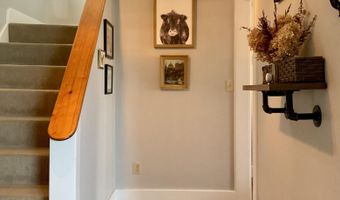 10 Aegis Dr, Bath, ME 04530
