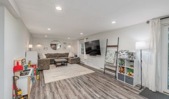 1 Robins Ter, Alloway, NJ 07422