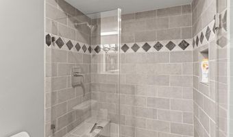 2552 Navarra Dr A, Carlsbad, CA 92009
