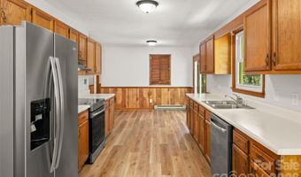 33 Baker Dr, Asheville, NC 28806