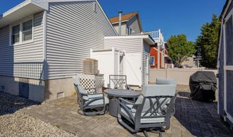 733 21st St, Avalon, NJ 08202