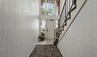 916 Claytonbrook Dr 1, Ballwin, MO 63011