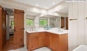 870 Clubhouse Dr A2, Banner Elk, NC 28604