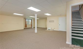 530 Crowfields Ln, Asheville, NC 28803