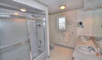 19 Centerboard Dr, Bayville, NJ 08721