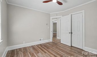 2728 Arnold Dr, Charlotte, NC 28205