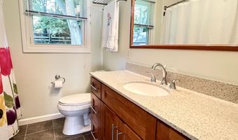 900 Barton Dr, Ann Arbor, MI 48105