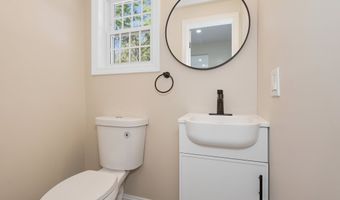 90 Battle St, Bristol, CT 06010