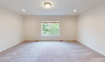 2731 Bristol Rdg Dr, Ann Arbor, MI 48105