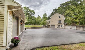 96 Pond View Dr, Auburn, NH 03032