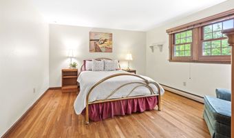 10 Candlewood Dr, Amherst, NH 03031