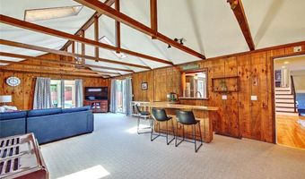 62 Meadowcrest Dr, Cumberland, RI 02864