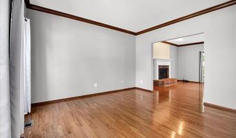 465 Redwood Forest Dr, Ballwin, MO 63021