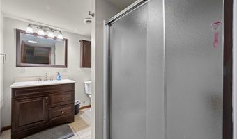 823 Willow Hollow Ct, Amherst, OH 44001