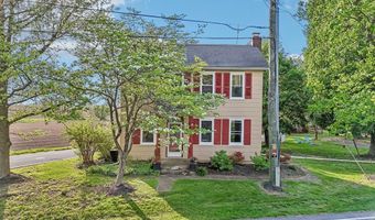 8893 LONGSWAMP Rd, Alburtis, PA 18011