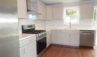 52 Hillwood St, Cranston, RI 02920