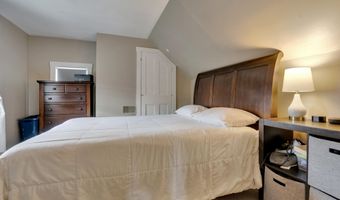 12 Maple St, Bath, ME 04530