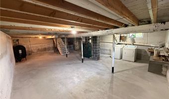 17 Saltaire Ave, Narragansett, RI 02882