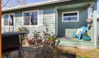706 SW L St, Grants Pass, OR 97526