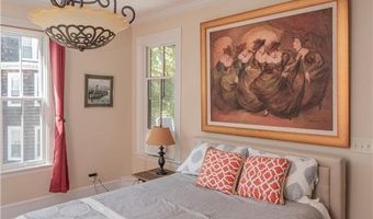 17 Lincoln St, Newport, RI 02840