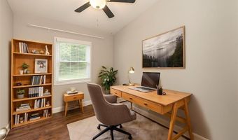 250 Sunset Dr, Ballwin, MO 63011