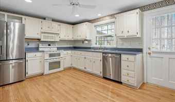 4302 ADRIENNE Dr, Alexandria, VA 22309