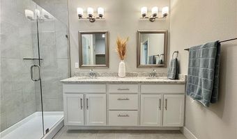 915 NE Heights Ln, Bentonville, AR 72712