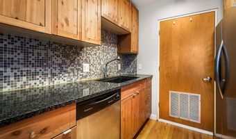 18 E MADISON St 4, Baltimore, MD 21202