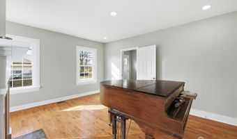 47 Church St, Allentown, NJ 08501