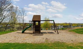 55 Mill Plain Rd 8-1, Danbury, CT 06811