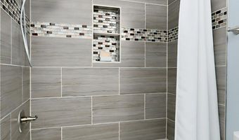 43820 LAUREL RIDGE Dr, Ashburn, VA 20147