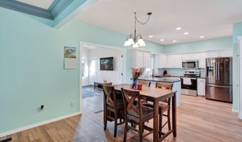 1235 Bentwood Ct, Altoona, IA 50009