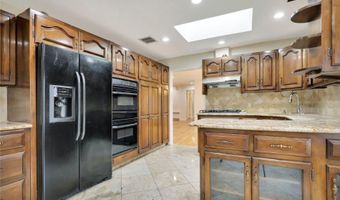260 Oakridge Ln, Albertson, NY 11507