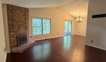 537 Treetop Village Dr, Ballwin, MO 63021