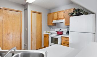 8475 Corcoran Path 9, Inver Grove Heights, MN 55076